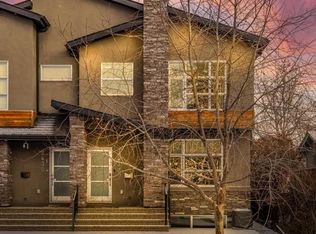 2432 W 24a St SW #1, Calgary, AB T3E1W1