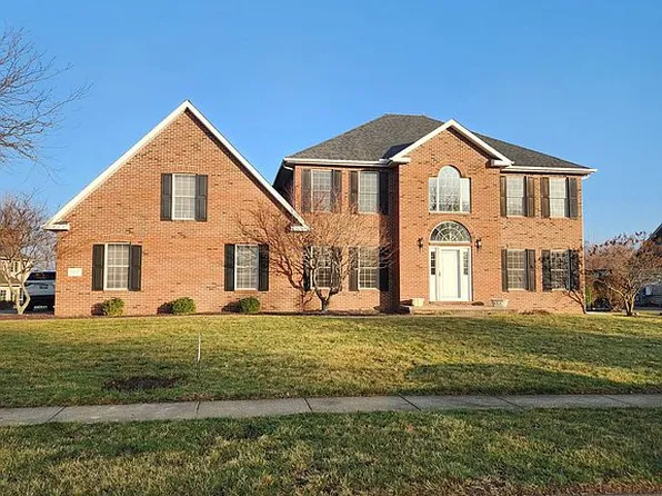 1100 Hillcrest Dr, Washington, IL 61571