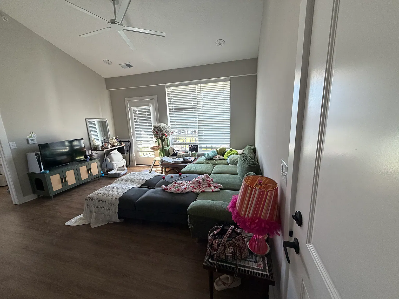 1 bed, $1,300 — Photo 3