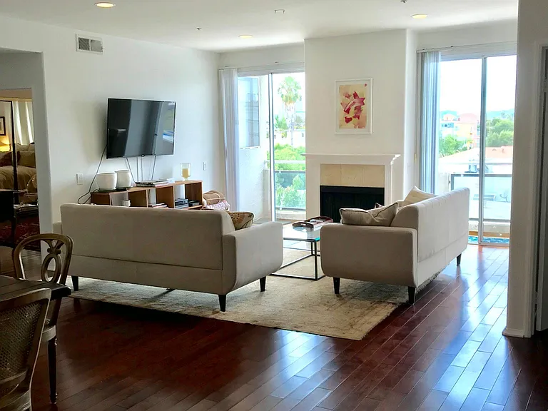 8349 Blackburn Ave #302 — Photo 181