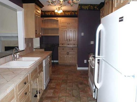 3rd image of 6123 Amber Brook Dr