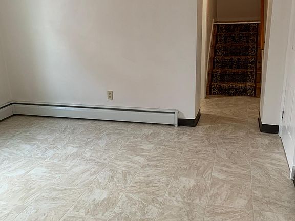 Kitchen eating area.