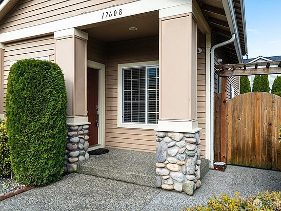 3rd image of 17608 13th Avenue W