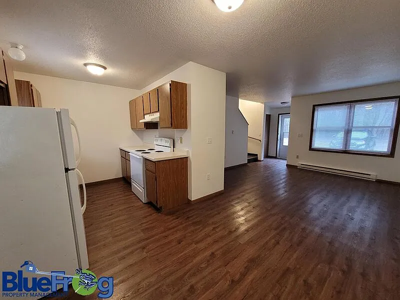 2 bed, 1.0 bath, $799 — Photo 4