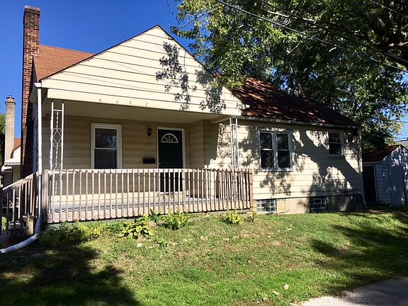 2nd image of 1080 Meadowdale Ave