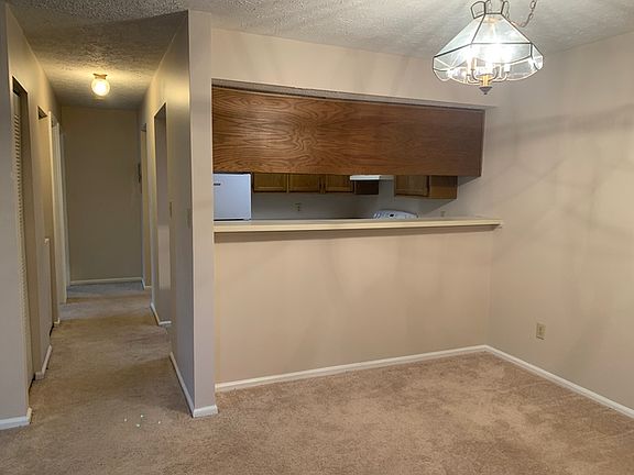4th image of 2912 Eagles Crest Cir