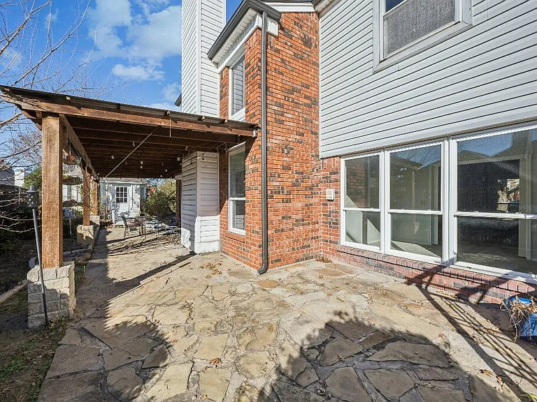 709 Bridget Way — Photo 32