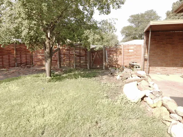 201 Circle Dr, North Platte, NE 69101