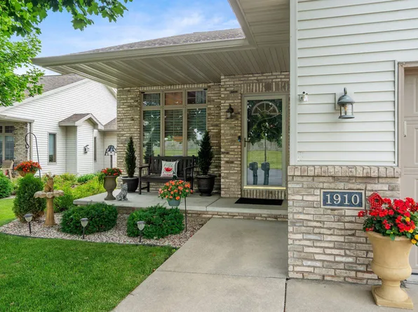 1910 E Sylvan Ave, Appleton, WI 54915