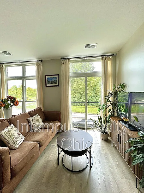 1 bed, 1.0 bath, 522 sqft, $1,800 — Photo 4