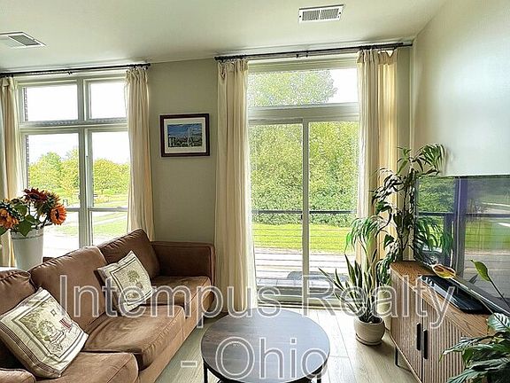 5th image of 6633 Dale Dr Unit 322