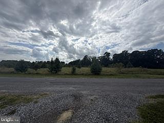 3rd image of 33 Safe Harbor Lndg