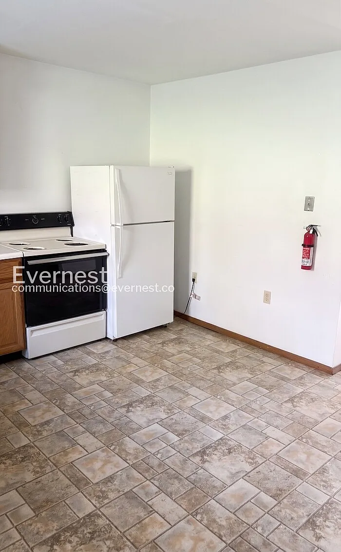 2 bed, 1.5 bath, 960 sqft, $900 — Photo 4