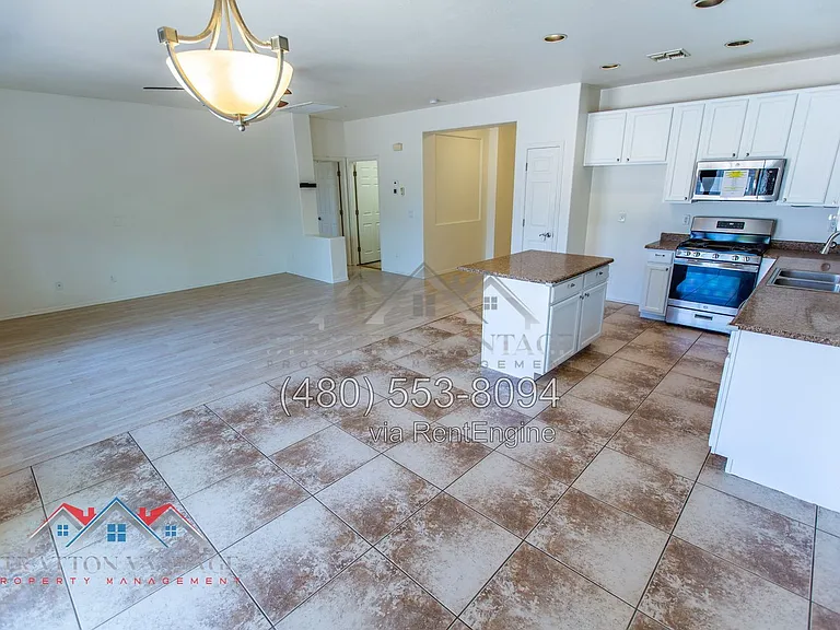 42322 W Lunar St — Photo 22