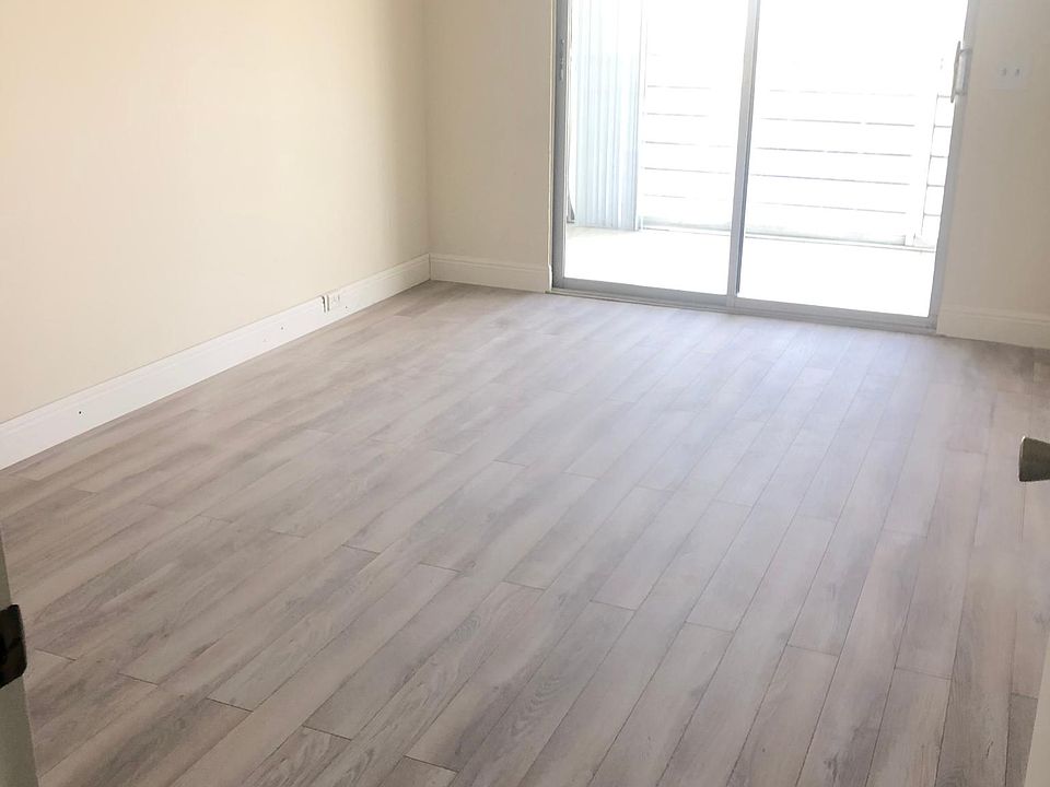 2nd image of 3017 Exeter Dr