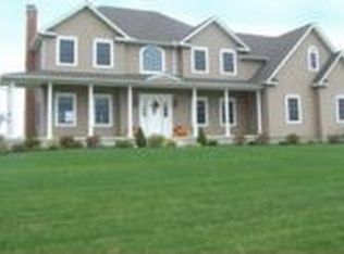 45 Farmstead Ln, Suffield, CT 06078