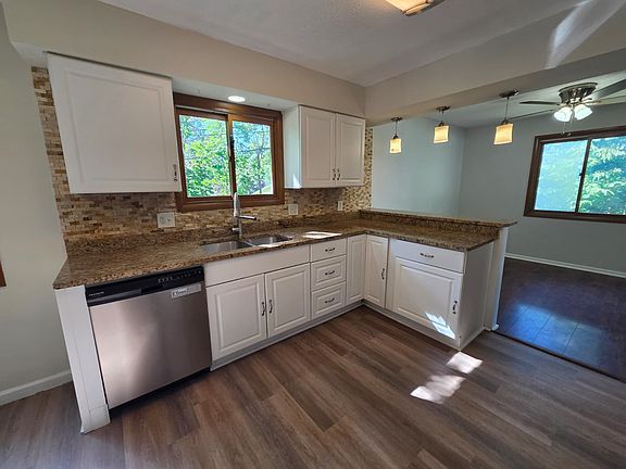 4th image of 2540 Charney Rd