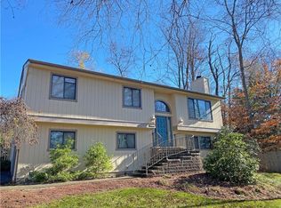 16 N Pascack Rd, Nanuet, NY 10954