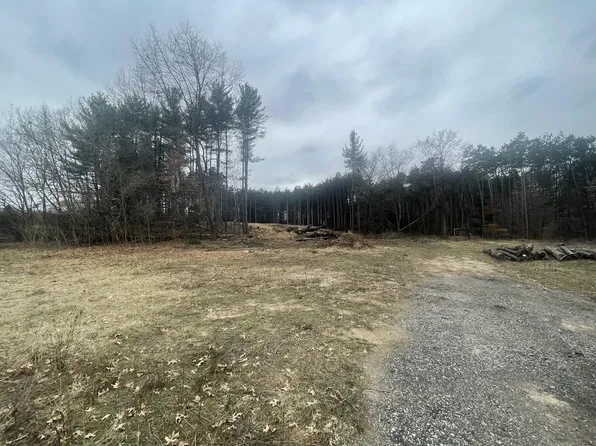 6693 Egan Ave SE, Caledonia, MI 49316
