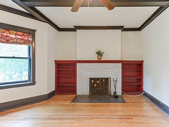 5th image of 601 W Fullerton Pkwy #1