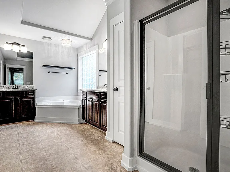 520 Ruth Cir — Photo 17