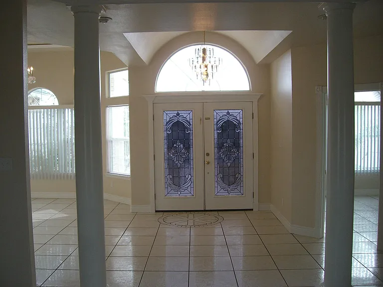 306 Mountain View Dr — Photo 2