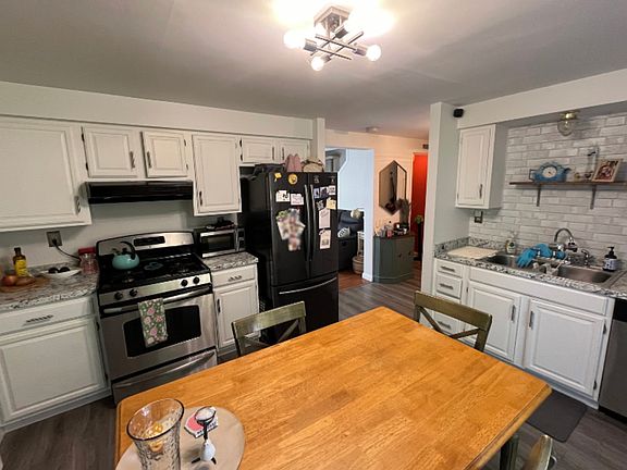 5th image of 19 Blithewood Ave