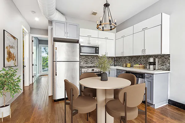 Rented by Freestone Property Group | media 26