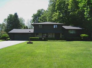 83 Witherspoon Ln, Rochester, NY 14625