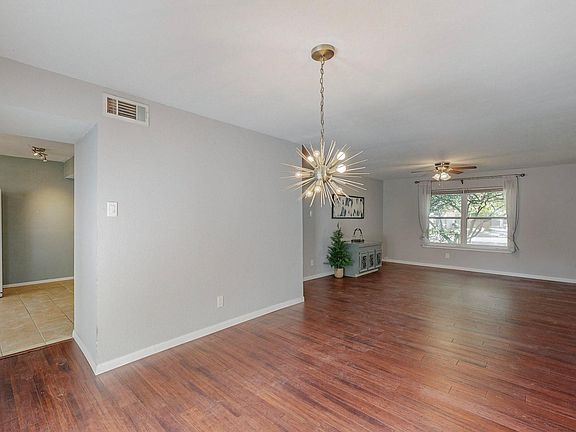 3rd image of 13818 Methuen Green Ln