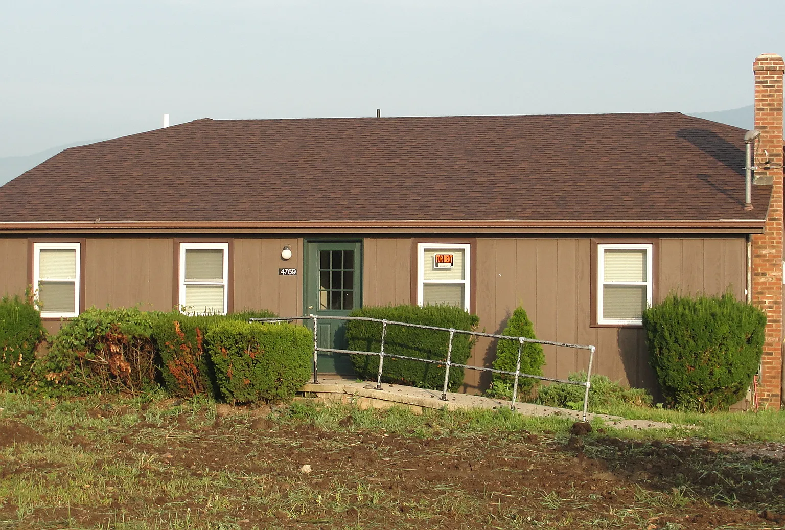 3 bed, 1600 sqft, $1,000 — Photo 4