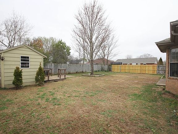 2nd image of 1407 W Laura St