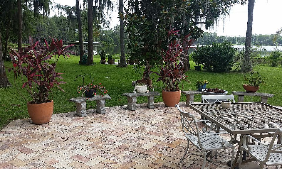 1st image of 1069 Lake Bell Dr