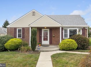 18 N Manor Rd, Broomall, PA 19008