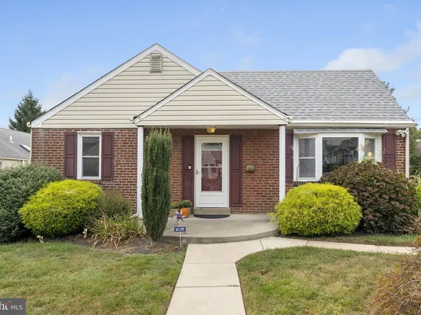 18 N Manor Rd, Broomall, PA 19008