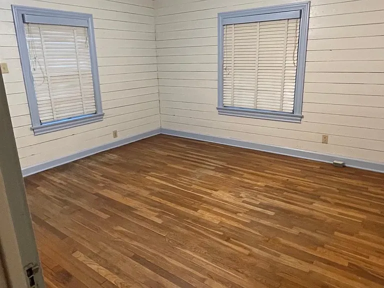 1900 Central Dr — Photo 14