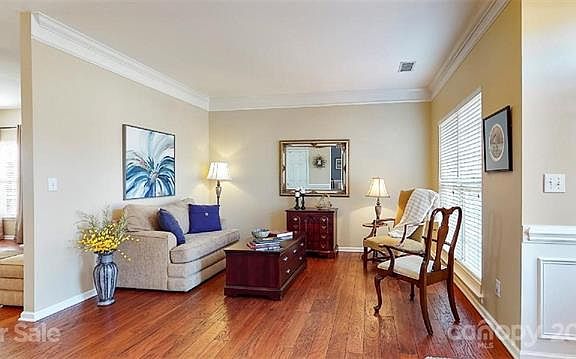 4th image of 8213 Lynnewood Glen Dr