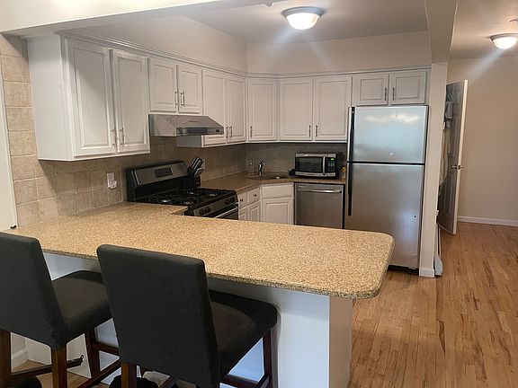 5th image of 2323 31st Ave APT 3B