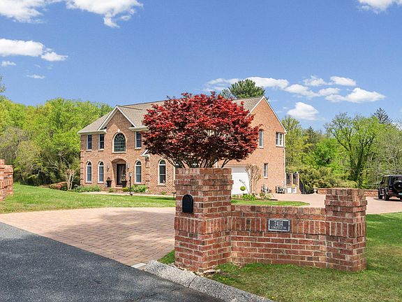 3rd image of 7414 Longfield Dr