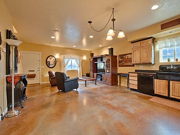 Living/Kitchen