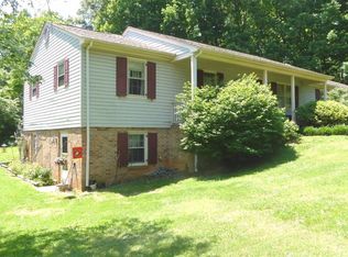 215 Green Tree Dr, Forest, VA 24551