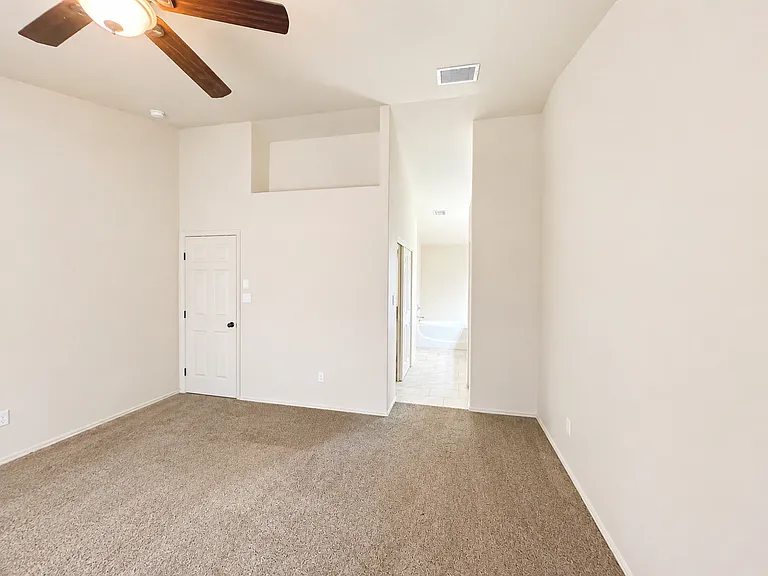 2181 S 37th Ave — Photo 4