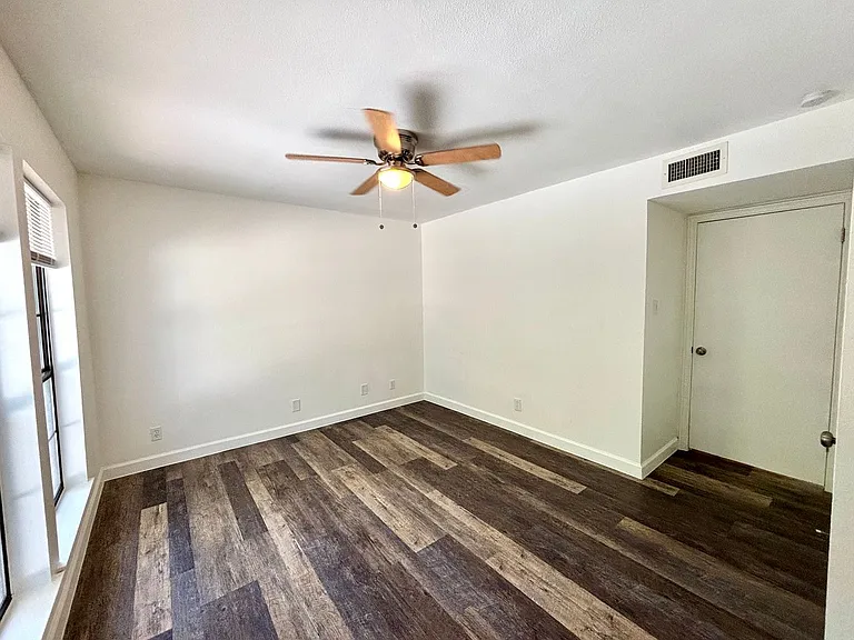 8611 Datapoint Dr #32 — Photo 10