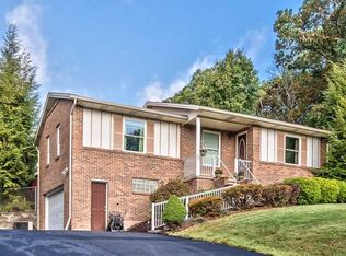 101 Vanita Dr, Coraopolis, PA 15108