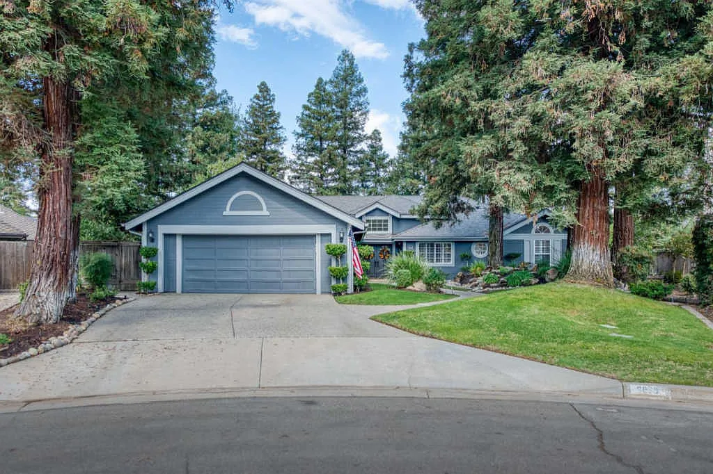 9098 N Cherryhill Ln photo 1