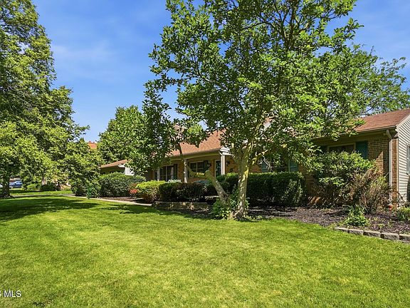 5th image of 1626 Imperial Ln