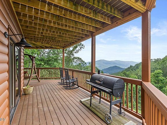 5th image of 4014 Callalantee Dr