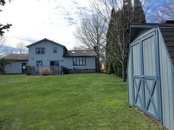 3rd image of 68 Haskins Ln S