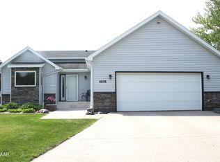 4698 Homestead Cir, Grand Forks, ND 58201