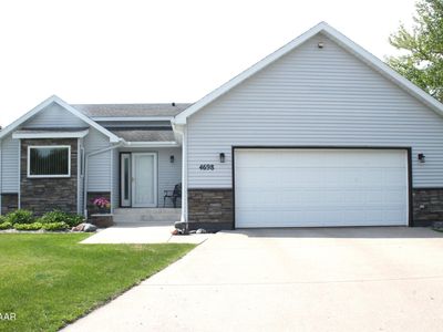 4698 Homestead Cir, Grand Forks, ND, 58201